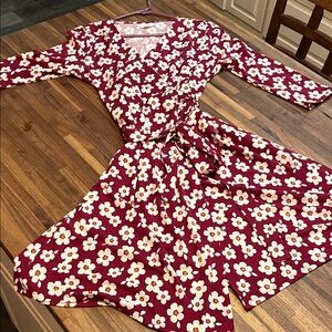 LuLaRoe Red Floral tie wrap dress 3/4 sleeves never worn